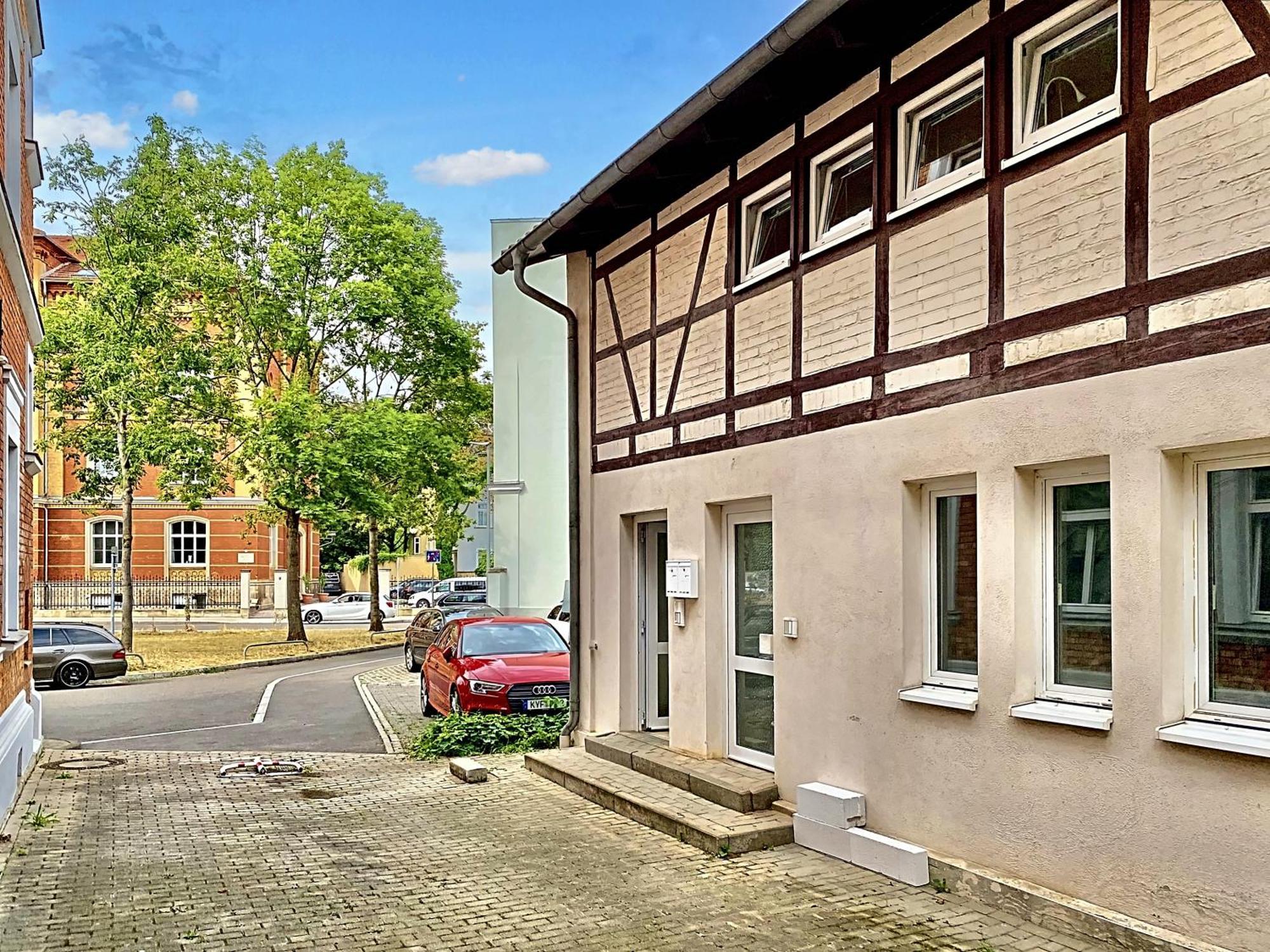 Die Remise Mit Kostenlosem Parkplatz Direkt Vor Der Tuer Érfurt Exterior foto