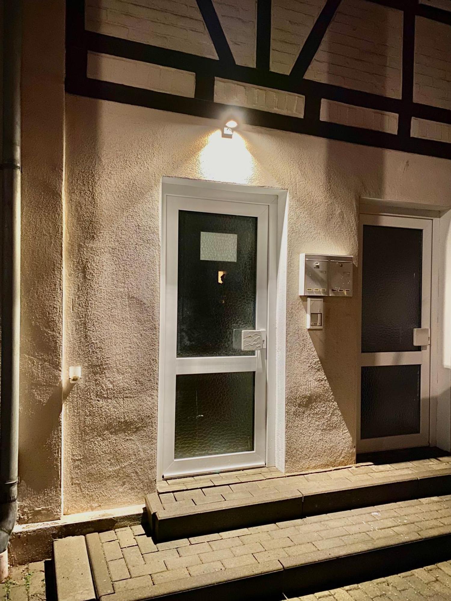 Die Remise Mit Kostenlosem Parkplatz Direkt Vor Der Tuer Érfurt Exterior foto